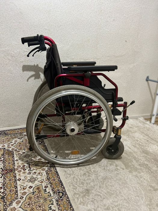 Инвалидная коляска без подножек