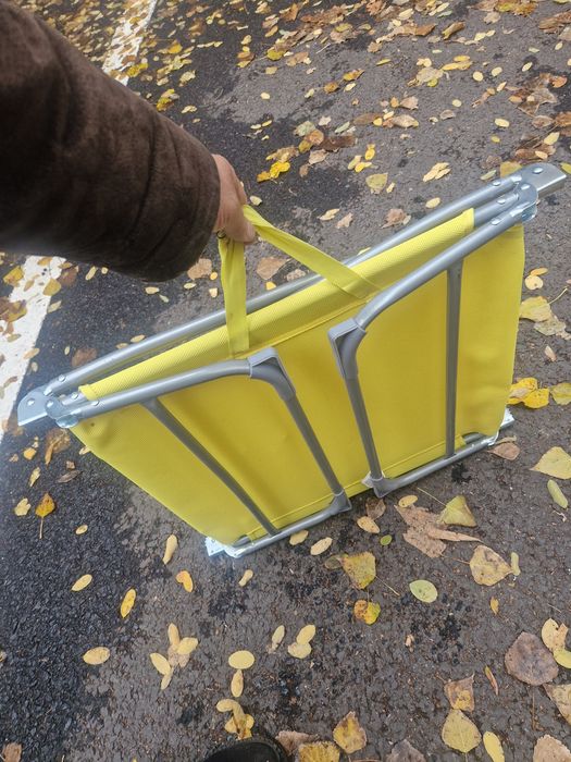 Doua șezlonguri pliabile