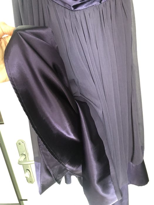 Рокля в кралско лилаво