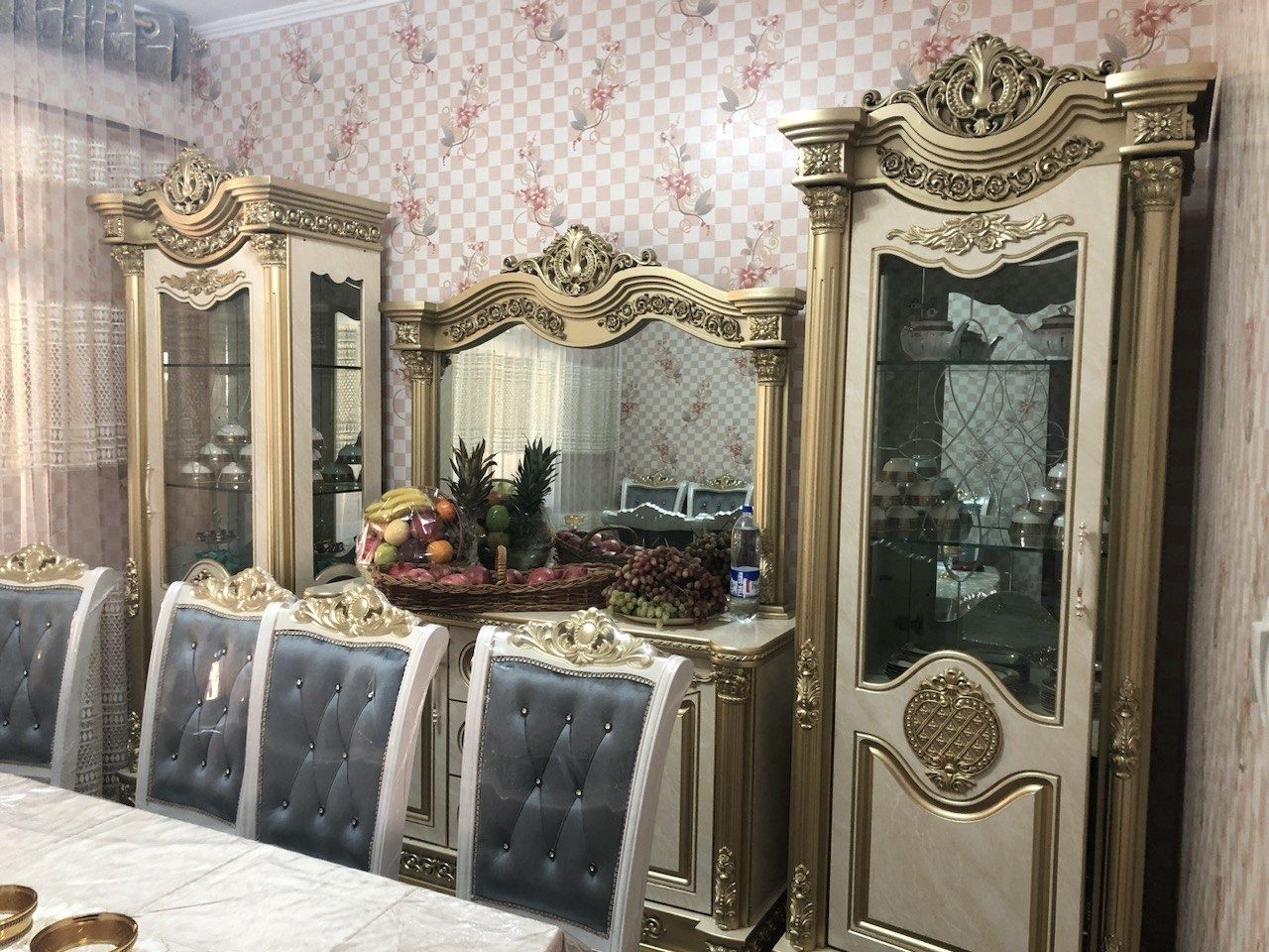 Стол стул комплект сотилади