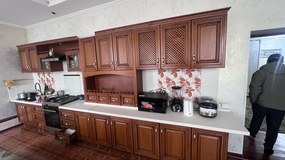 Продам кухни, Италия, столешница каменная Кухня столешницай