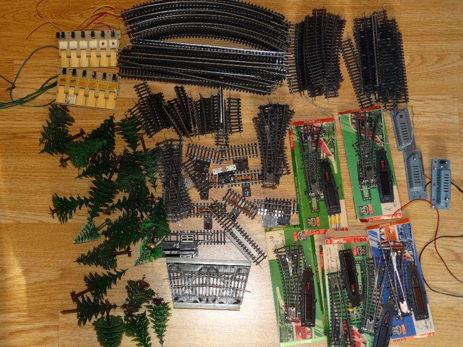 Diorama trenulet electric TT 12 mm, 1:120, locomotive, vagoane, macaze