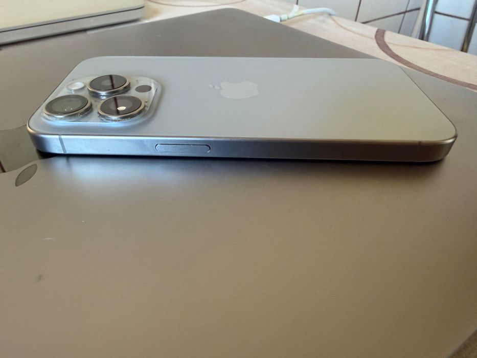 Iphone 15 PRO Natural Titanium