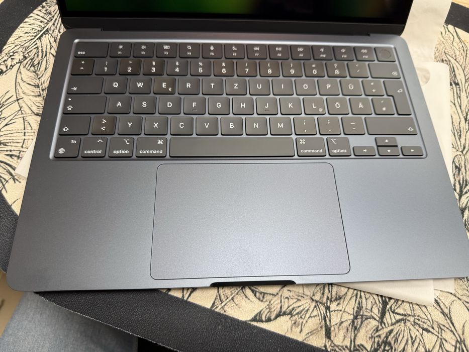 Лаптоп Apple MacBook Air 13,6” M3 (2024) 16/256gb - нов с гаранция