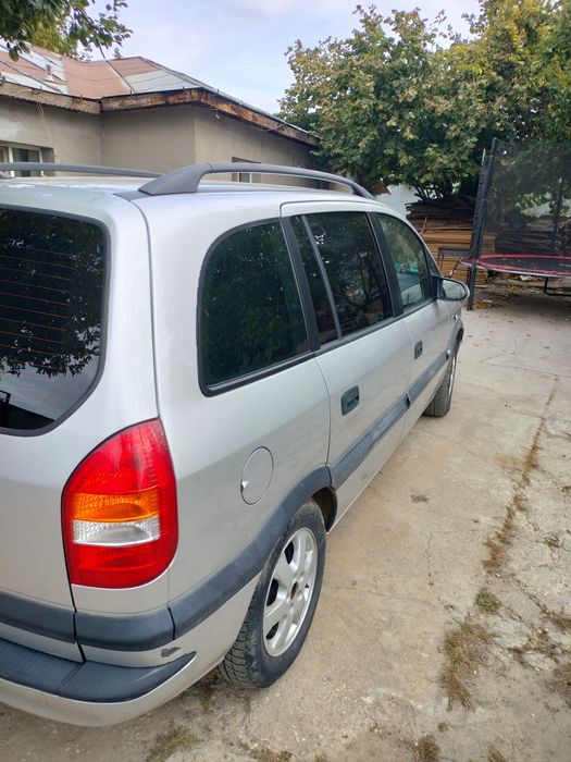Opel Zafira 1,8 benzina gpl