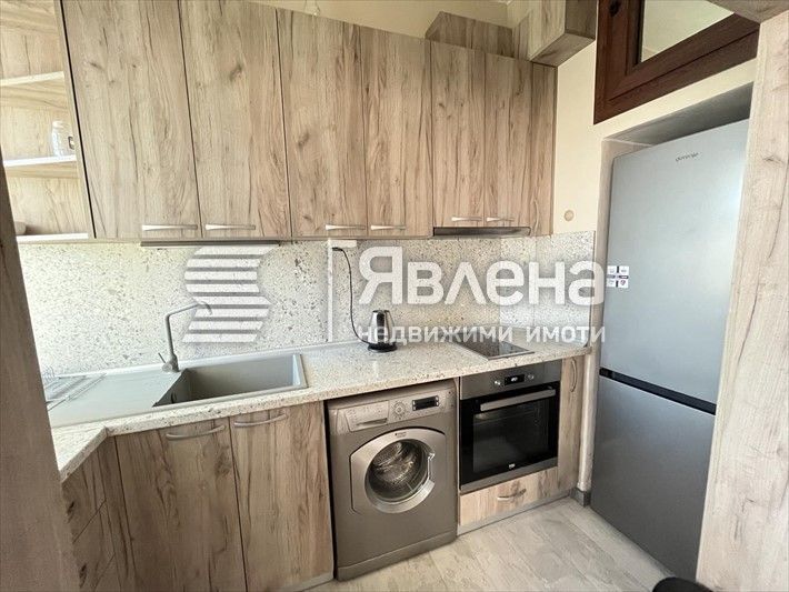 Продава се Двустаен апартамент в Варна, Център - 68 кв.м за 2500 €/кв.м - Снимка #4