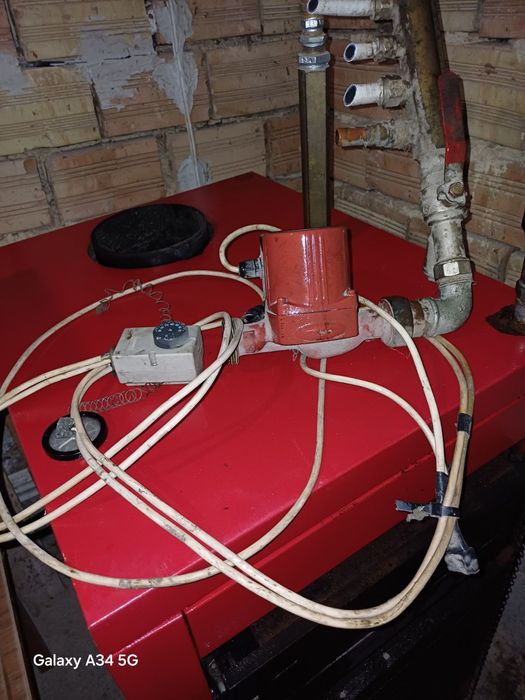 Котел на дърва + помпа 35 кв