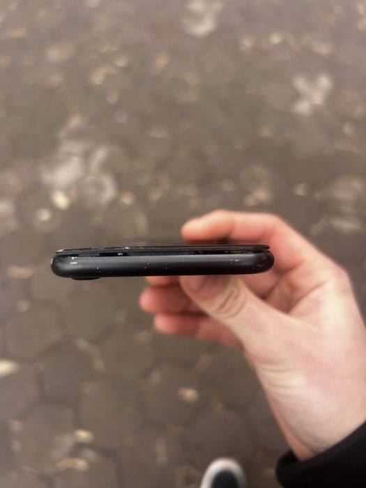 Придам 7 айфон на запчасти