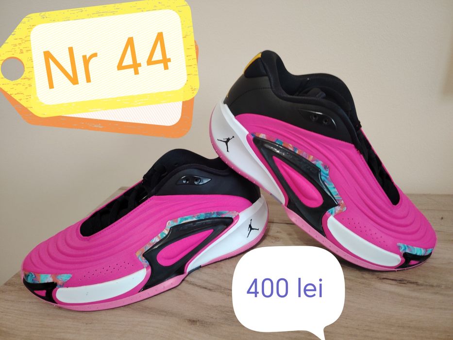 Air Jordan luna Nr 38 și 44