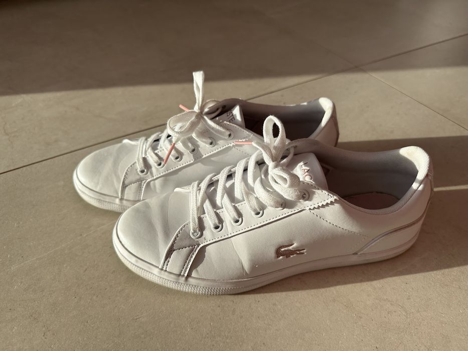 Бели кецове Lacoste