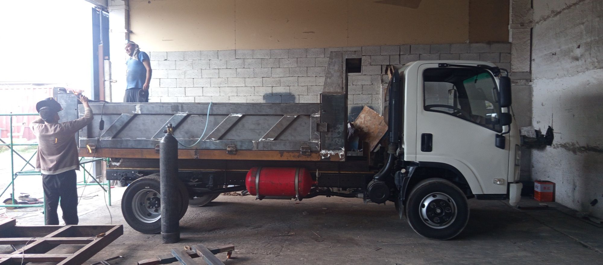 Isuzu samasval kuzov yasash xizmat