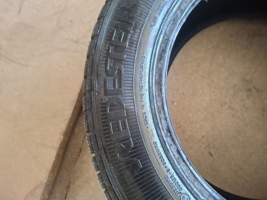 4 Anvelope de iarnă  205 60 r15 Vredestein