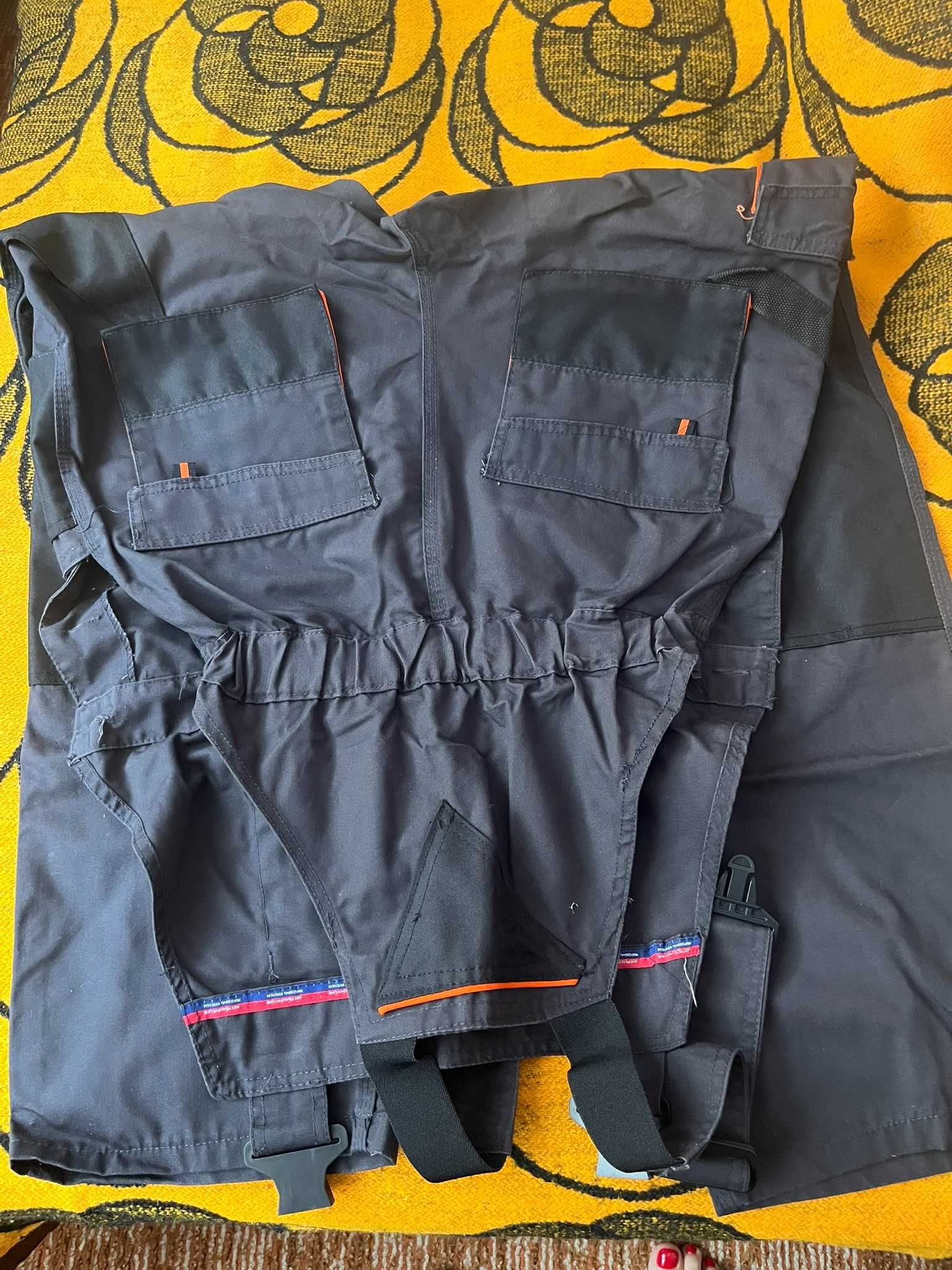 Работен гащеризон на Professional Workwear AUSTRALIAN Line
