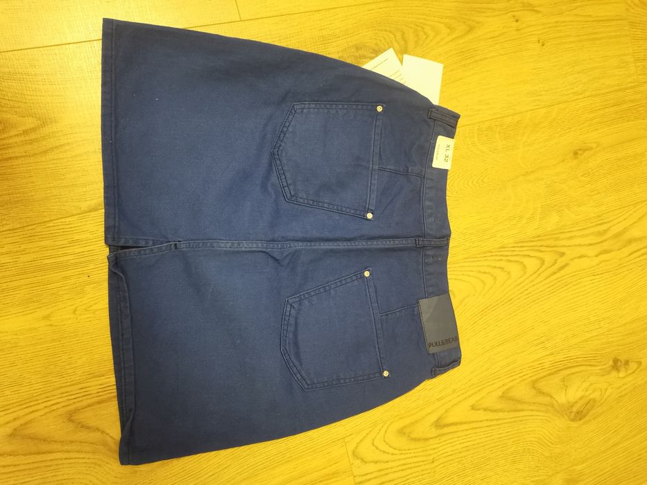 Fusta noua Pull & Bear, marime L