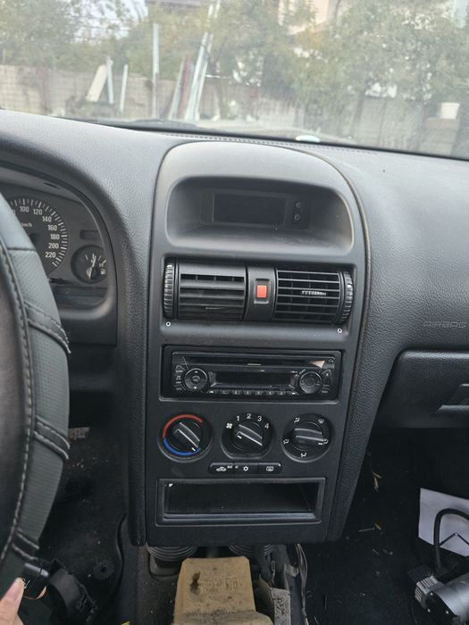 Consola centrala bord Opel Astra G culoare neagra