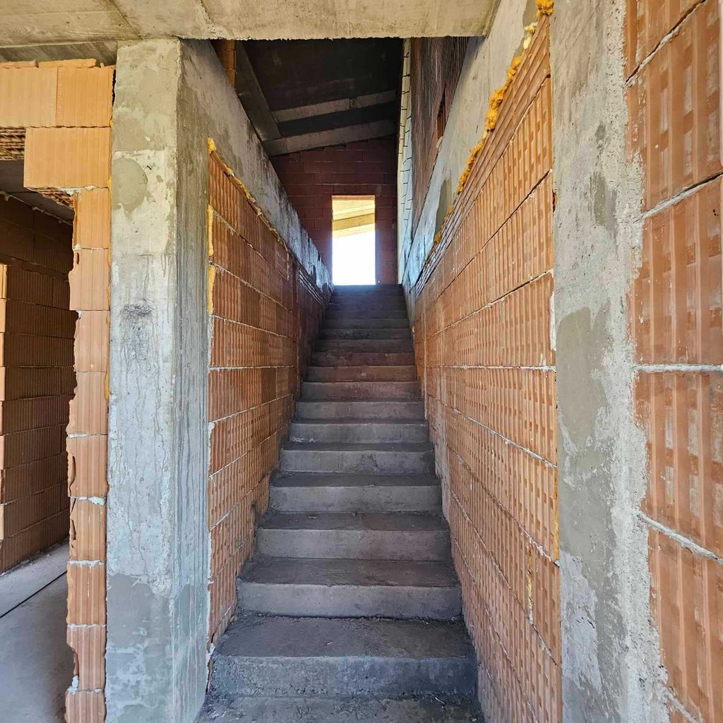 Продава се Къща в Банкя - 280 кв.м за 1550 €/кв.м - Снимка #16
