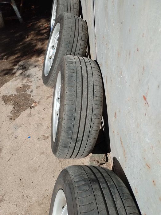 Продавам джанти с гуми за БМВ