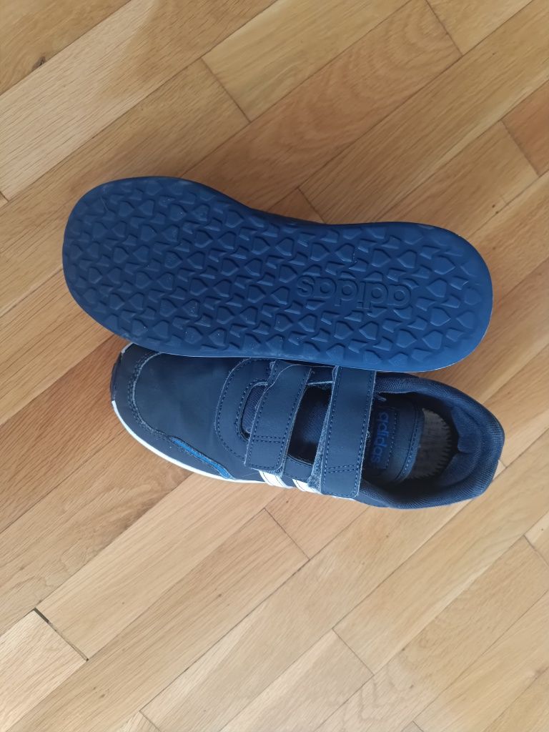 Маратонки и стоножки Nike Adidas
