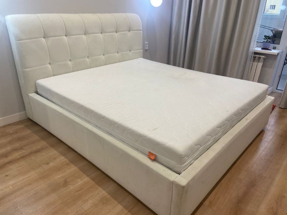 Спальные кровати