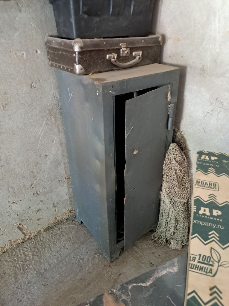 Продам сейф замок не работает