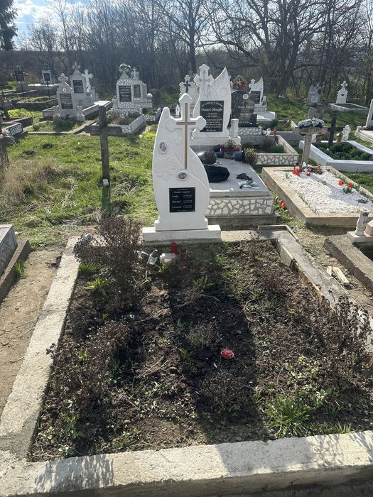 Monumente funerare granit/marmura