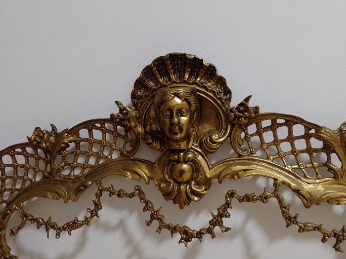 Superba consola cu oglinda din bronz masiv de dimensiuni impresionante