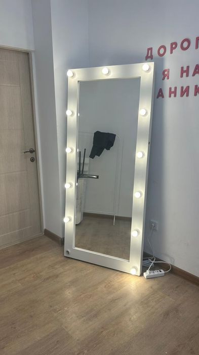 Зеркало для салона