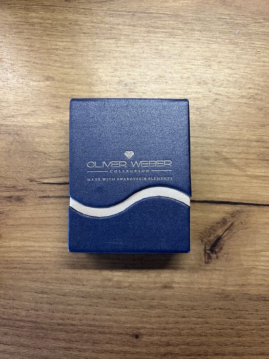 Oliver Weber колие с червен камък Swarovski