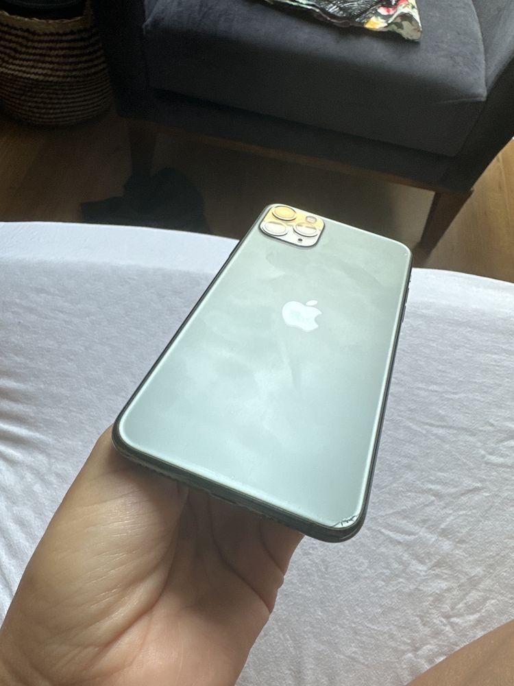 iPhone 11 pro max64 gb green