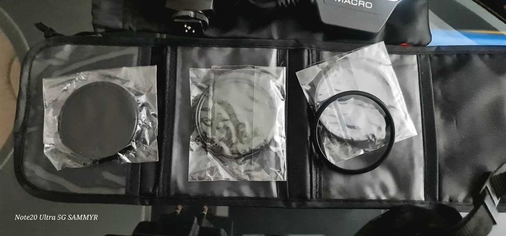 Nikon D5300 + obiectiv + blitz+2 baterii+filtre+curea–Pachet complet
