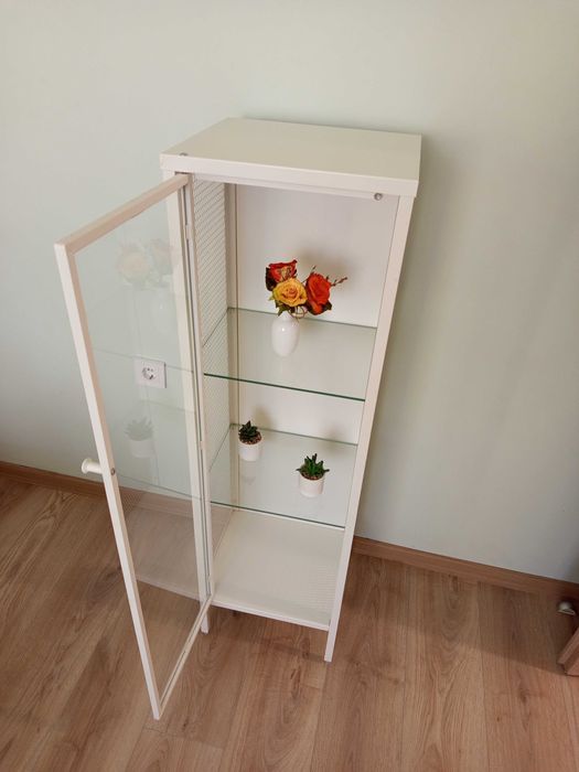 шкаф със стъклени врати серия BAGGEBO от ИКЕА / IKEA