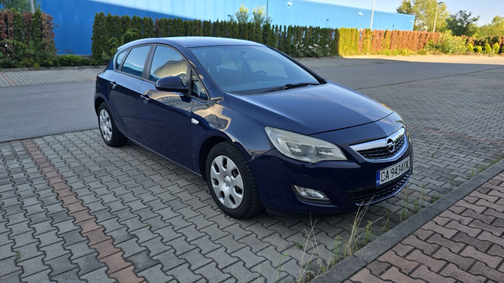 OPEL ASTRA J 1.4 Turbo 2011 година, (Пълна сервизна история)