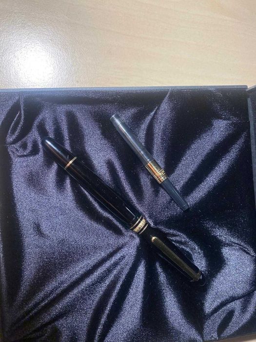 Stilou Montblanc Meisterstuck Solitaire 144 negru 14K