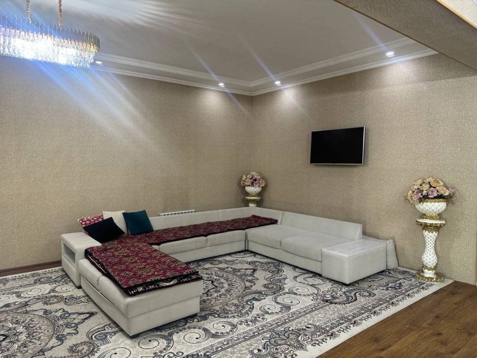 Продается двух этажный дом