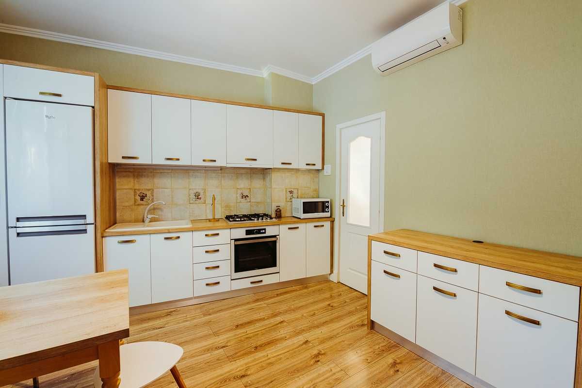 Chirie Apartament Ultracentral la Casa Mobilat Oradea Baraganului