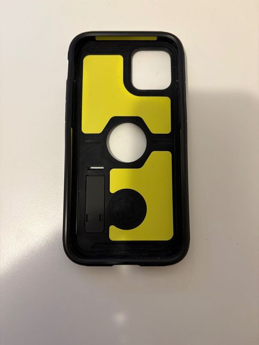 Vand Husa Iphone 12 Black Spigen Tough Armor