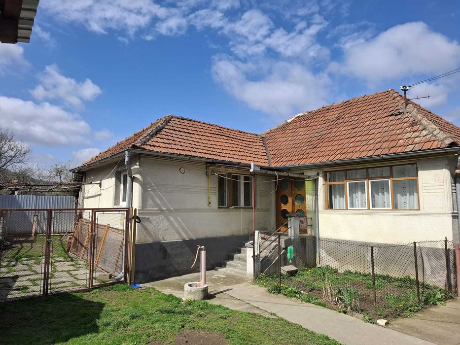 Casă + teren de vânzare proprietar Vețel, jud. HD toate utilitatile