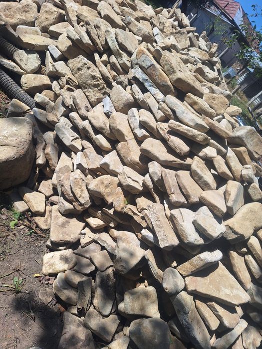 Vând piatra de pavaj și placat