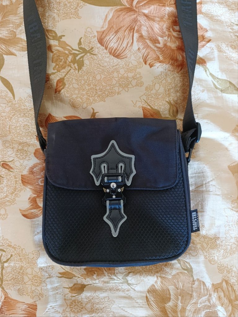 Trapstar чанта reflective
