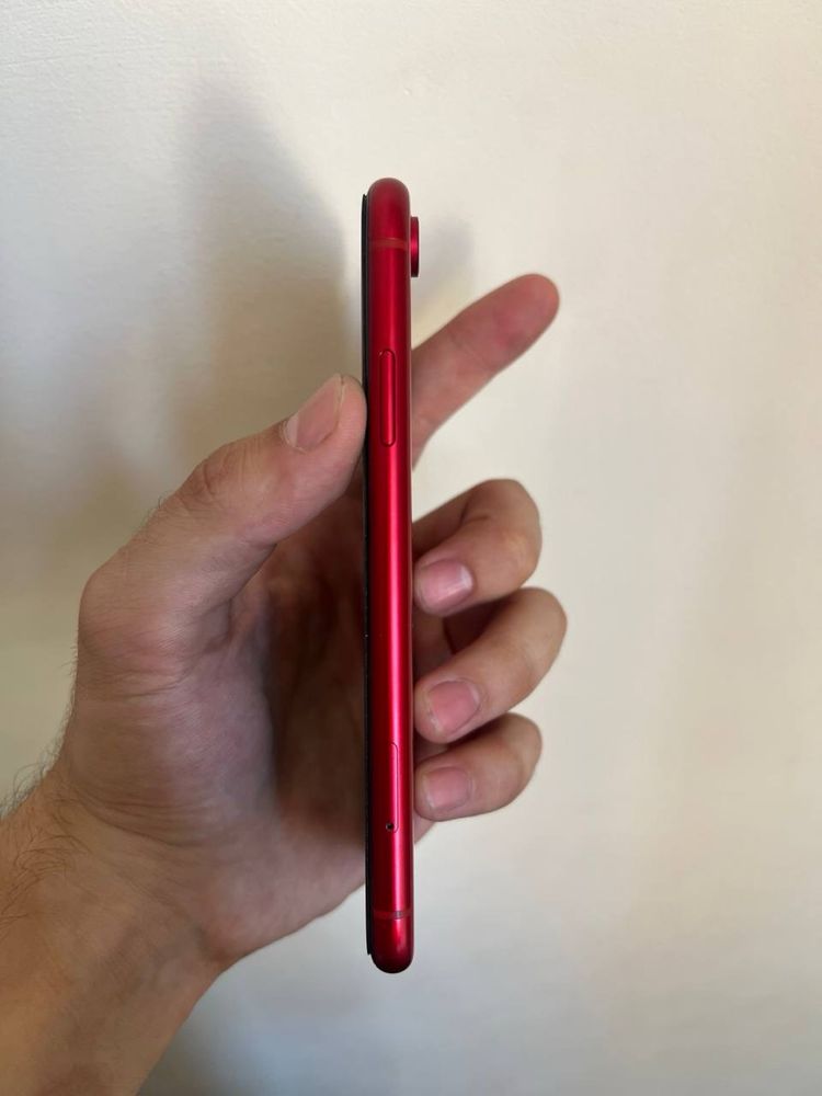 iPhone Xr 128 Гб красный