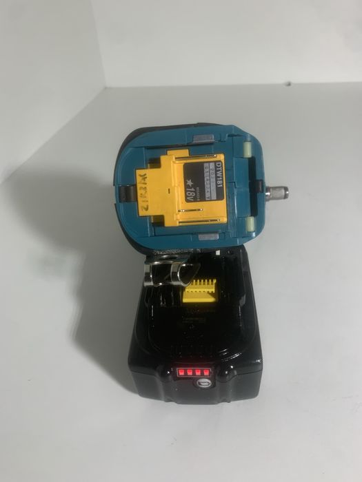 Makita DTW 181 impact cap patrat