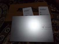 Asus Vivobook  silver rangi