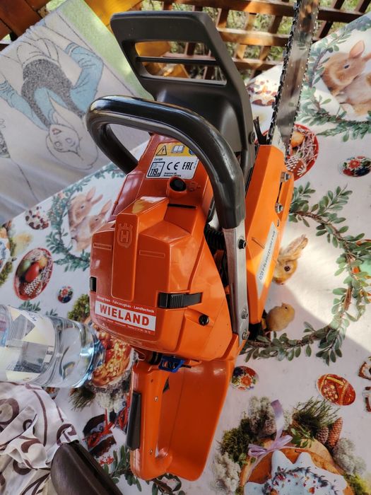 Vând drujbă Husqvarna