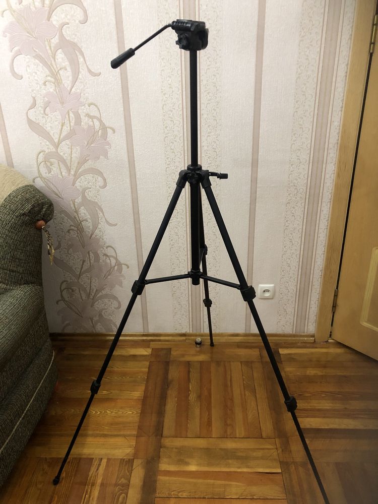 Штатив Sony VCT-R640 Tripod