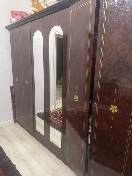 Спальний гарнитур