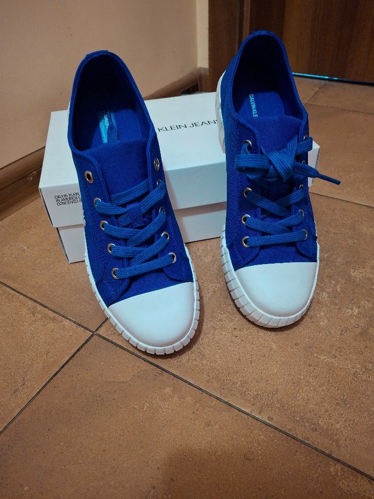 Calvin Klein Jeans -Оригинални дамски кецове 38 номер-25 см стелка
