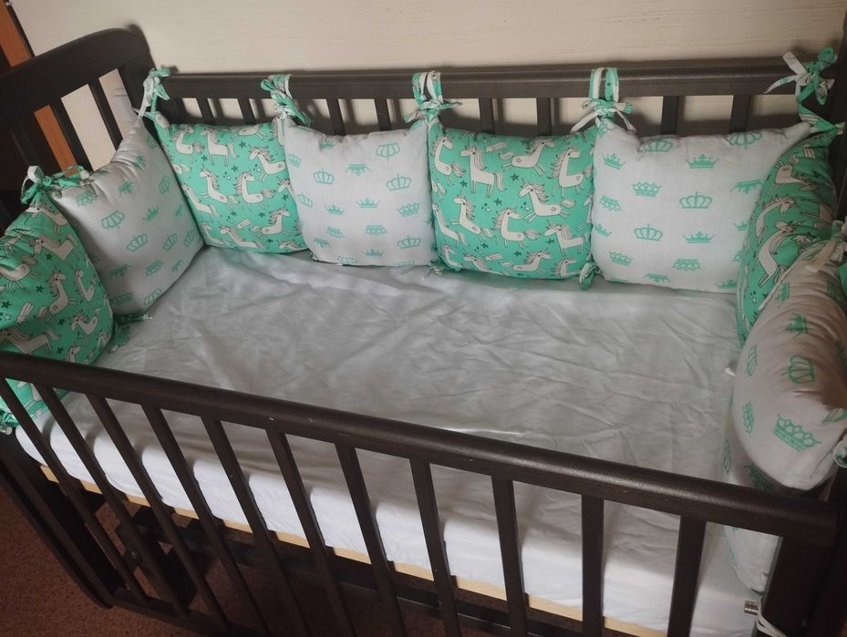 Бортики в кроватку