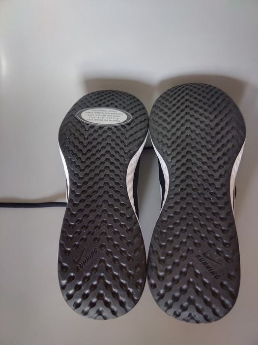 Маратонки Nike Revolution 5 38
