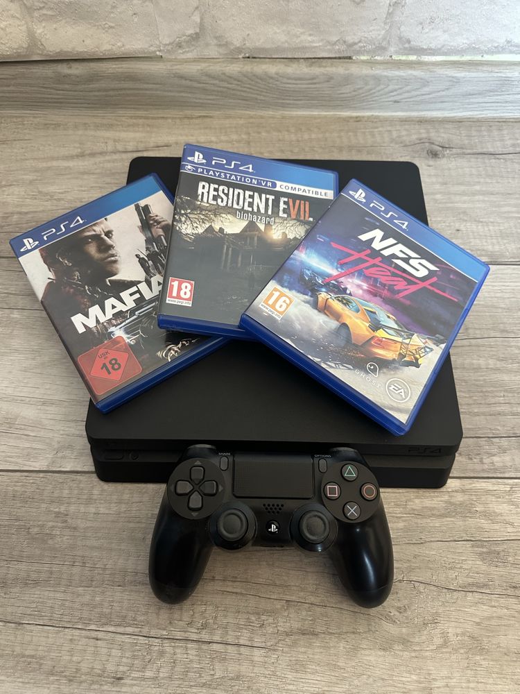 PlayStation 4 Slin 500 GB Черен + Джойстик + Игри