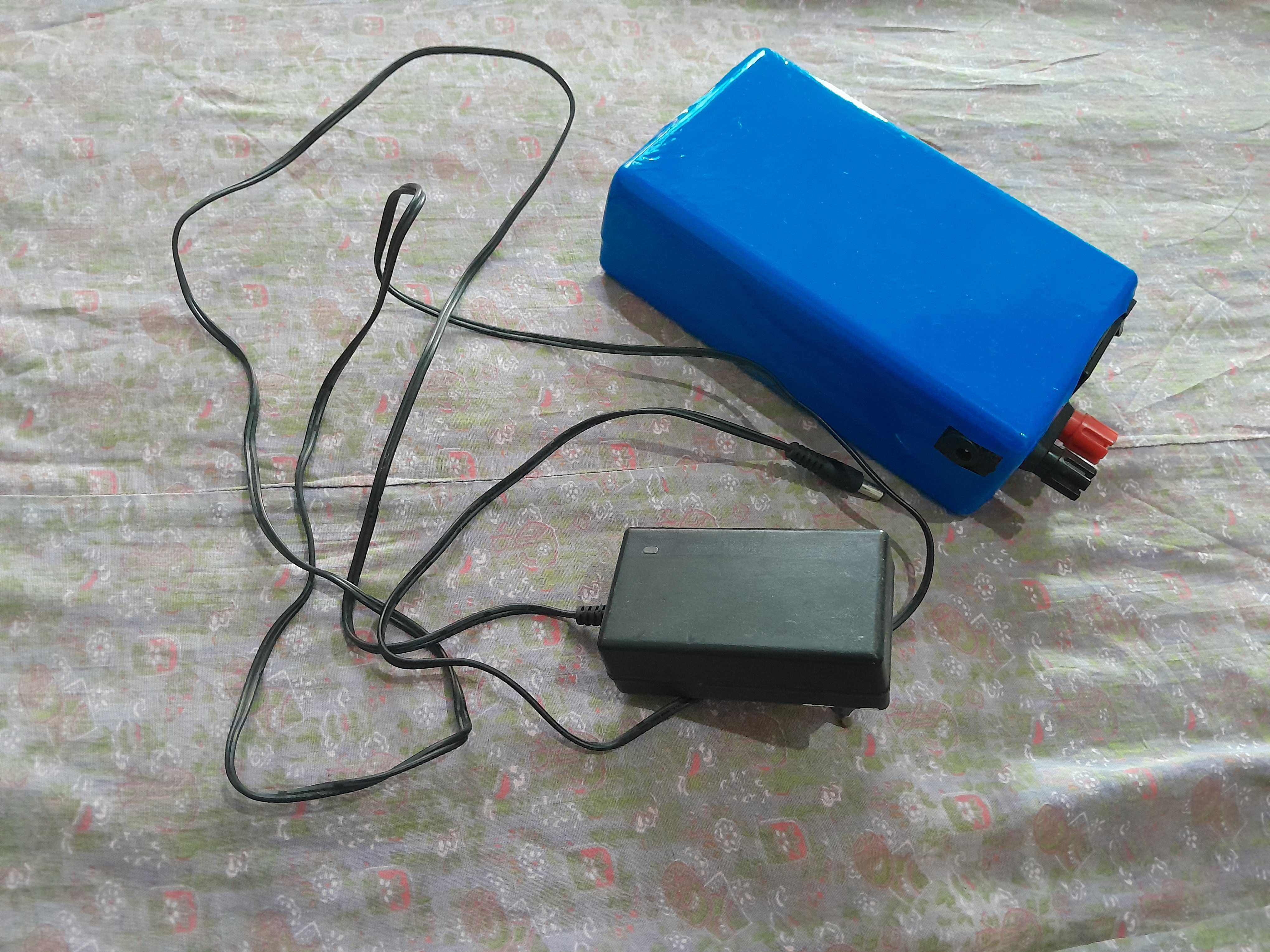 12 volt lifepo4 temir fosfad akumulyatori.